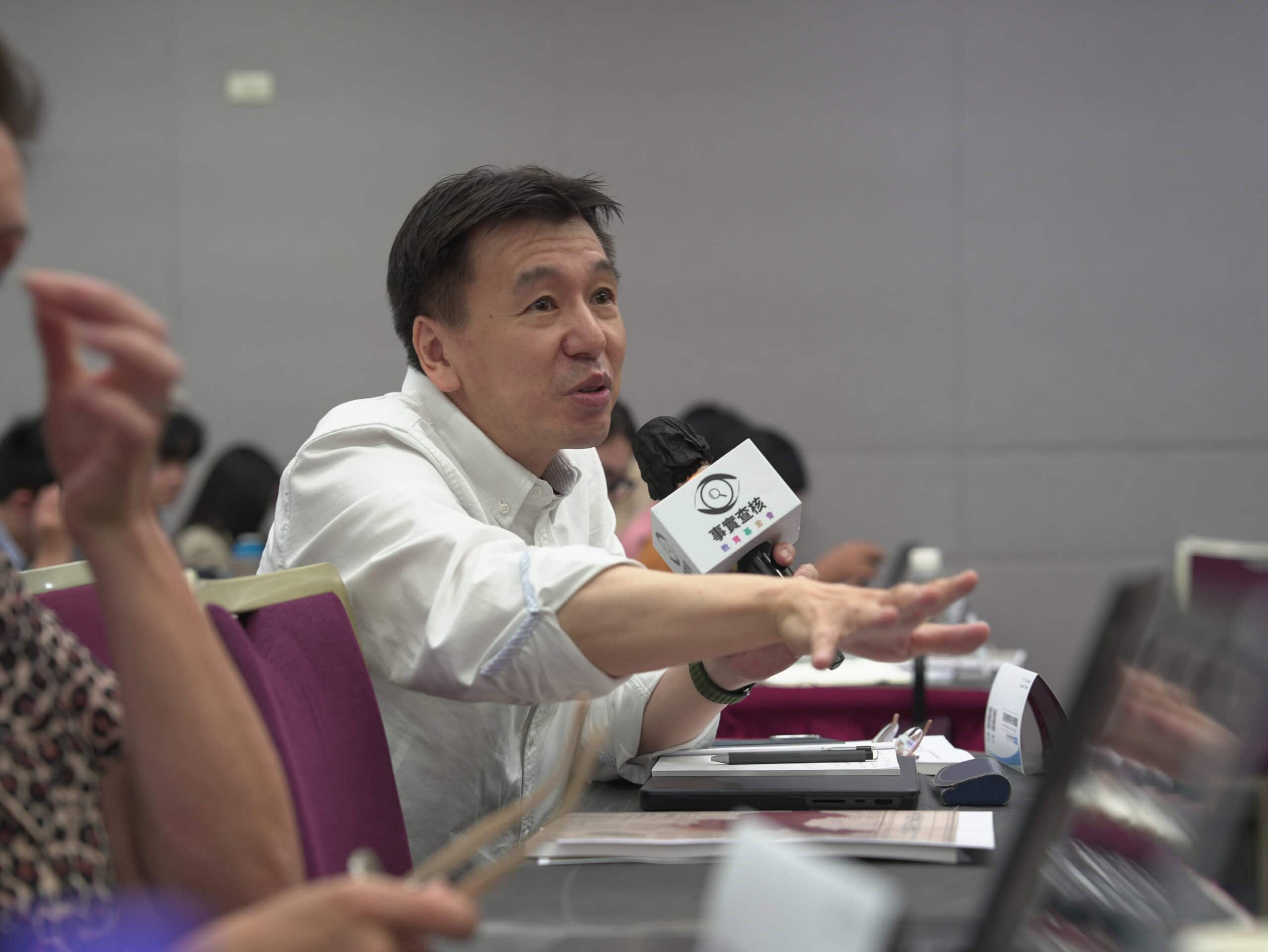 香港大學新聞學教授鍛治本正人參與2025台北事實查核論壇（攝影：蔡東棧）