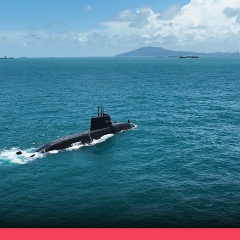 海鯤號尚未潛航測試 艦體凸起處為聲納結構並非變形