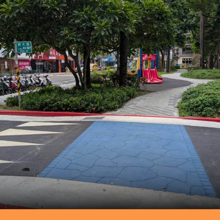 行人優先區禁鳴喇叭、限速20公里；行人友善區沒有禁鳴喇叭、限速依各路段規定