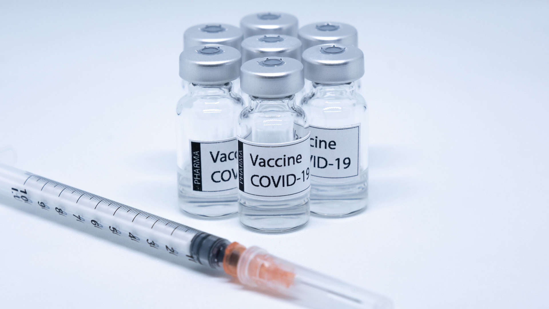 COVID-19疫苗(Canva示意圖)