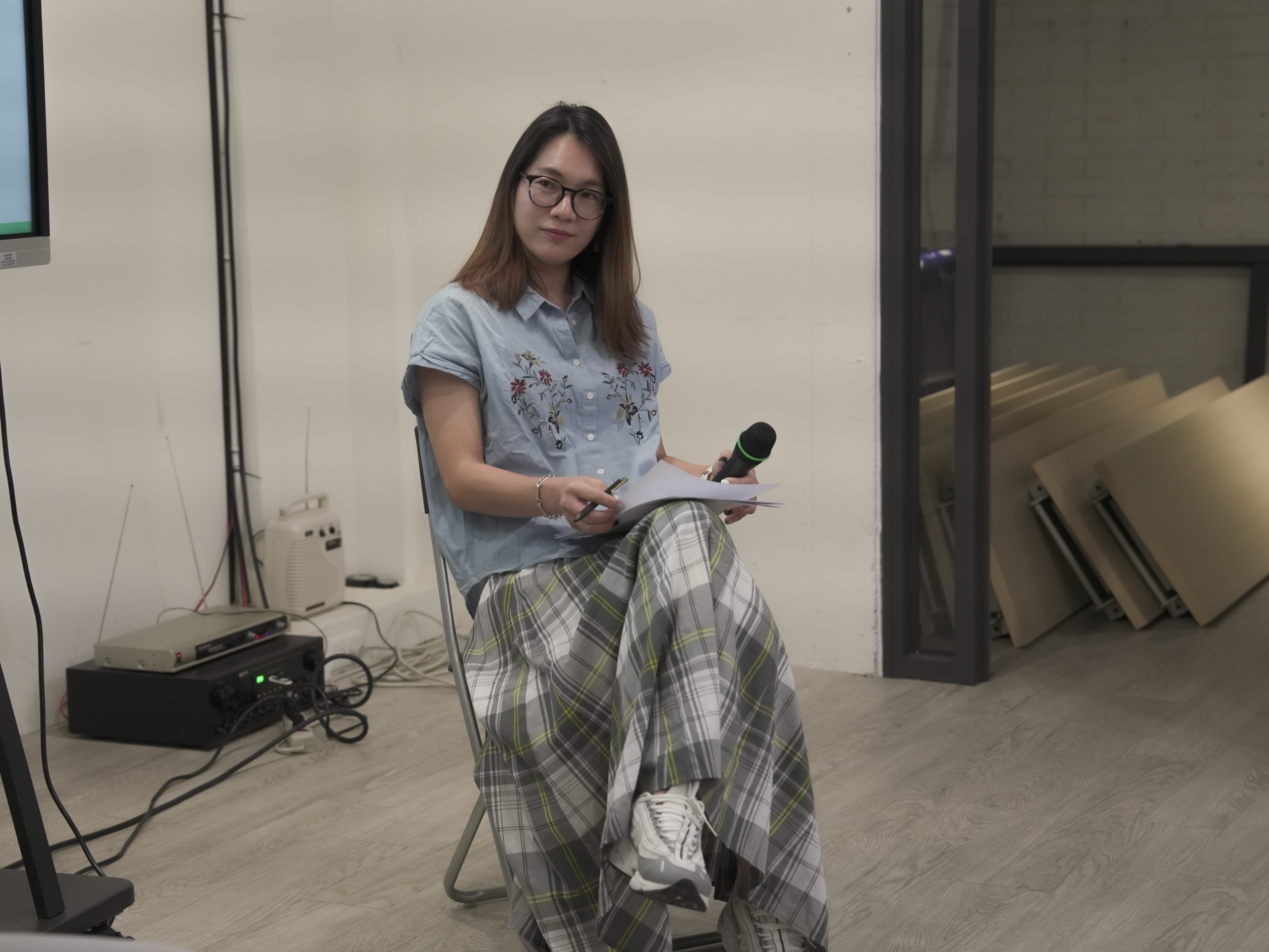 查核中心總編輯陳偉婷分享國際趨勢，提醒大家如何巧用AI。