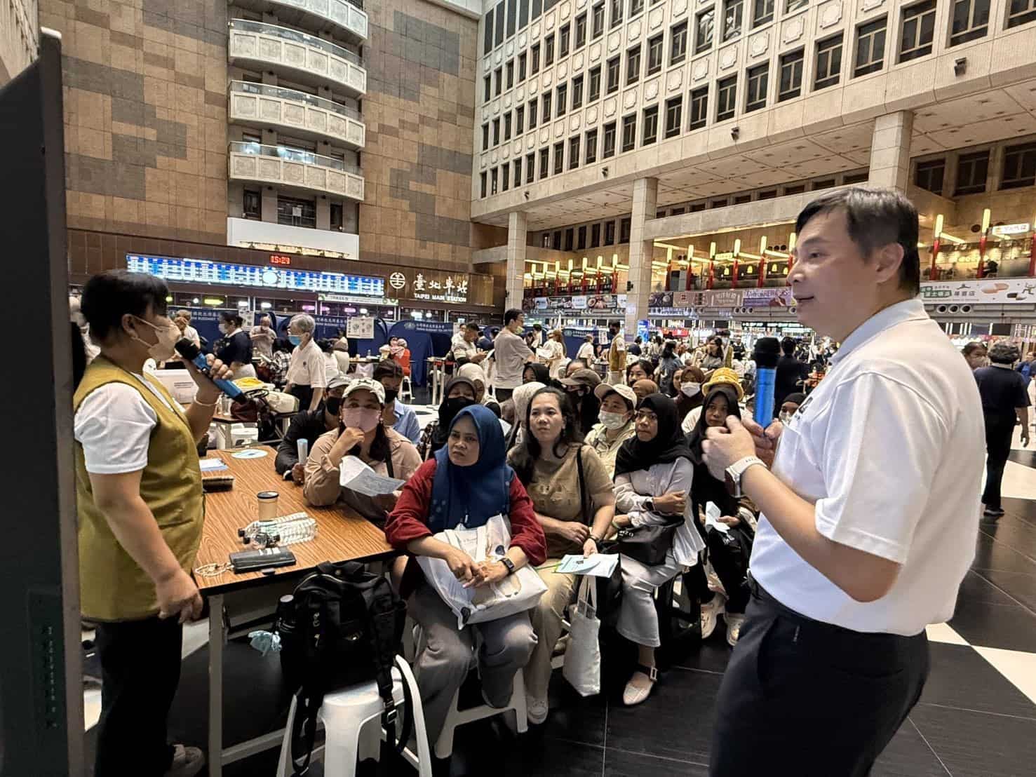 過往活動舉辦，醫生專家會在健檢候診時間進行衛教講座。（圖／翻攝台北市就業服務處）